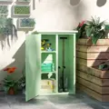 Dřevěný zahradní domek Outsunny s policí, uzamykatelnými dveřmi, základní deskou, asfaltovou pultovou střechou, 75 x 56 x 115 cm